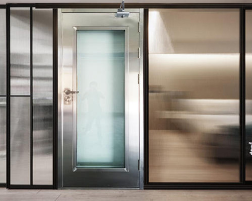 玻璃隔熱防火門